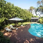 Charming One Bed With Vineyard & Mountain Views