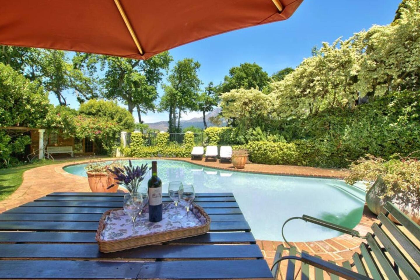 Charming One Bed With Vineyard & Mountain Views *