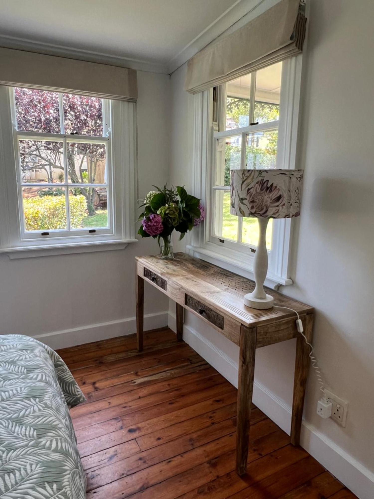 Charming One Bed With Vineyard & Mountain Views Holiday home *