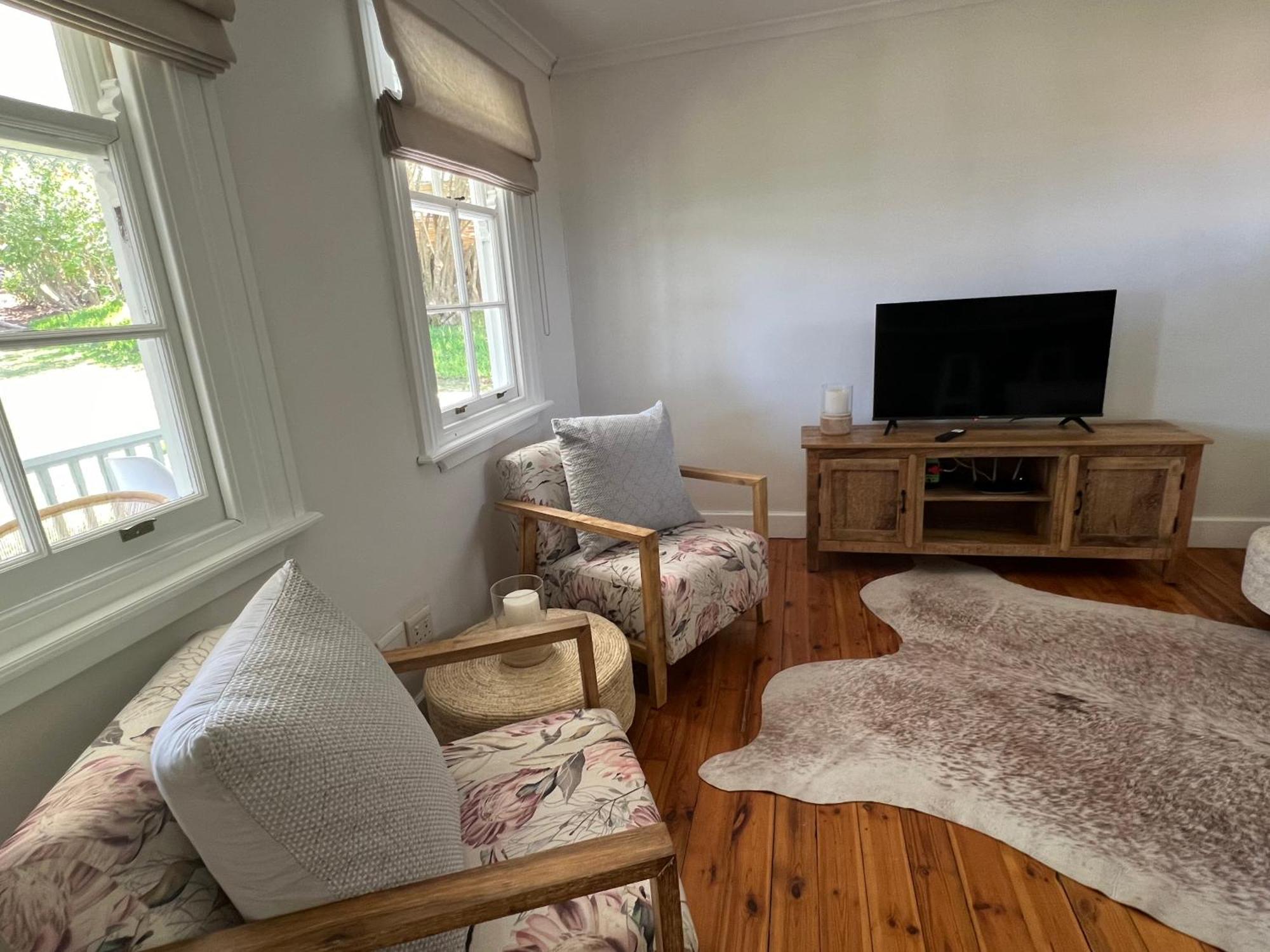 Holiday home Charming One Bed With Vineyard & Mountain Views Cape Town