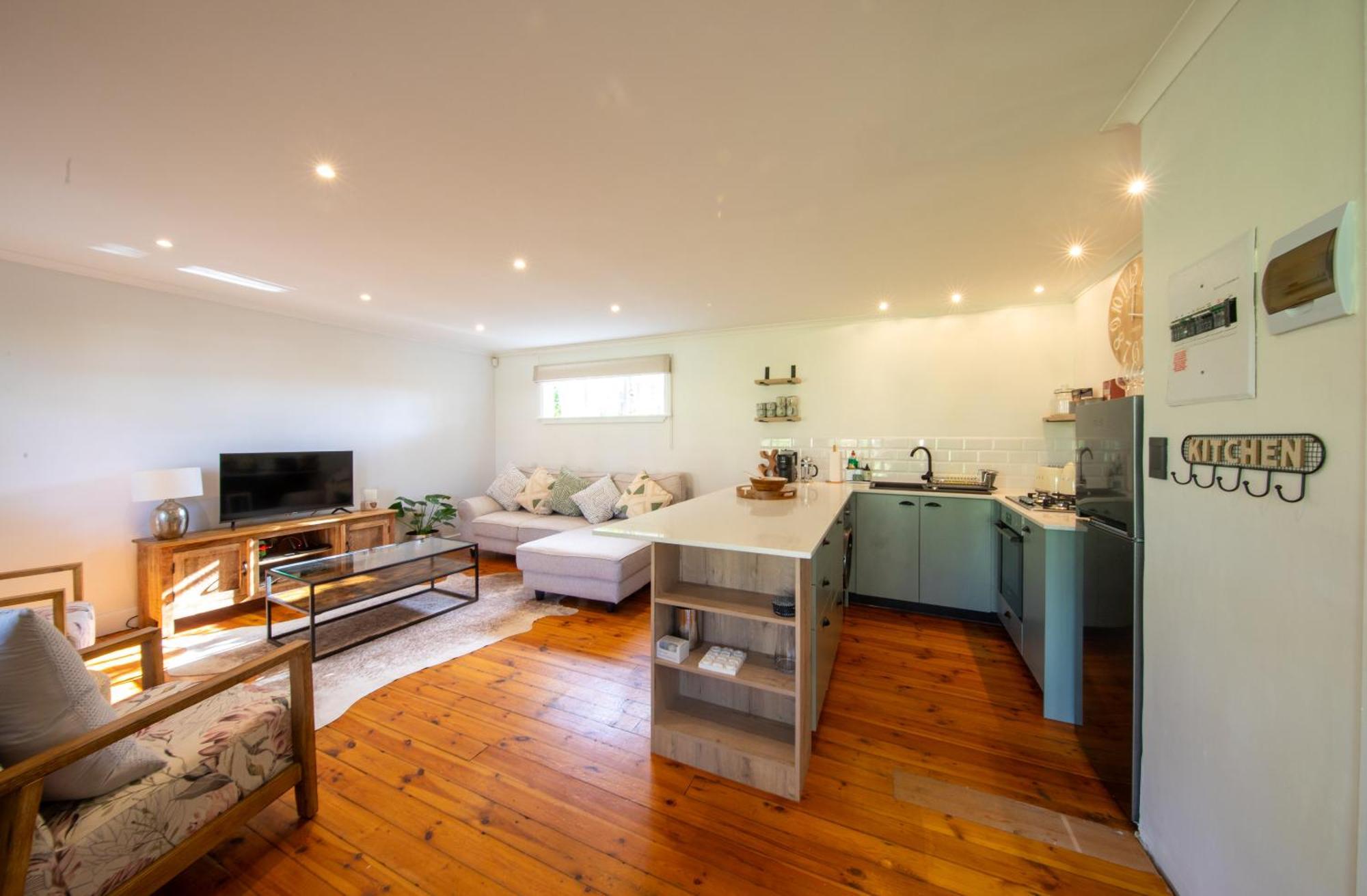 Charming One Bed With Vineyard & Mountain Views Holiday home