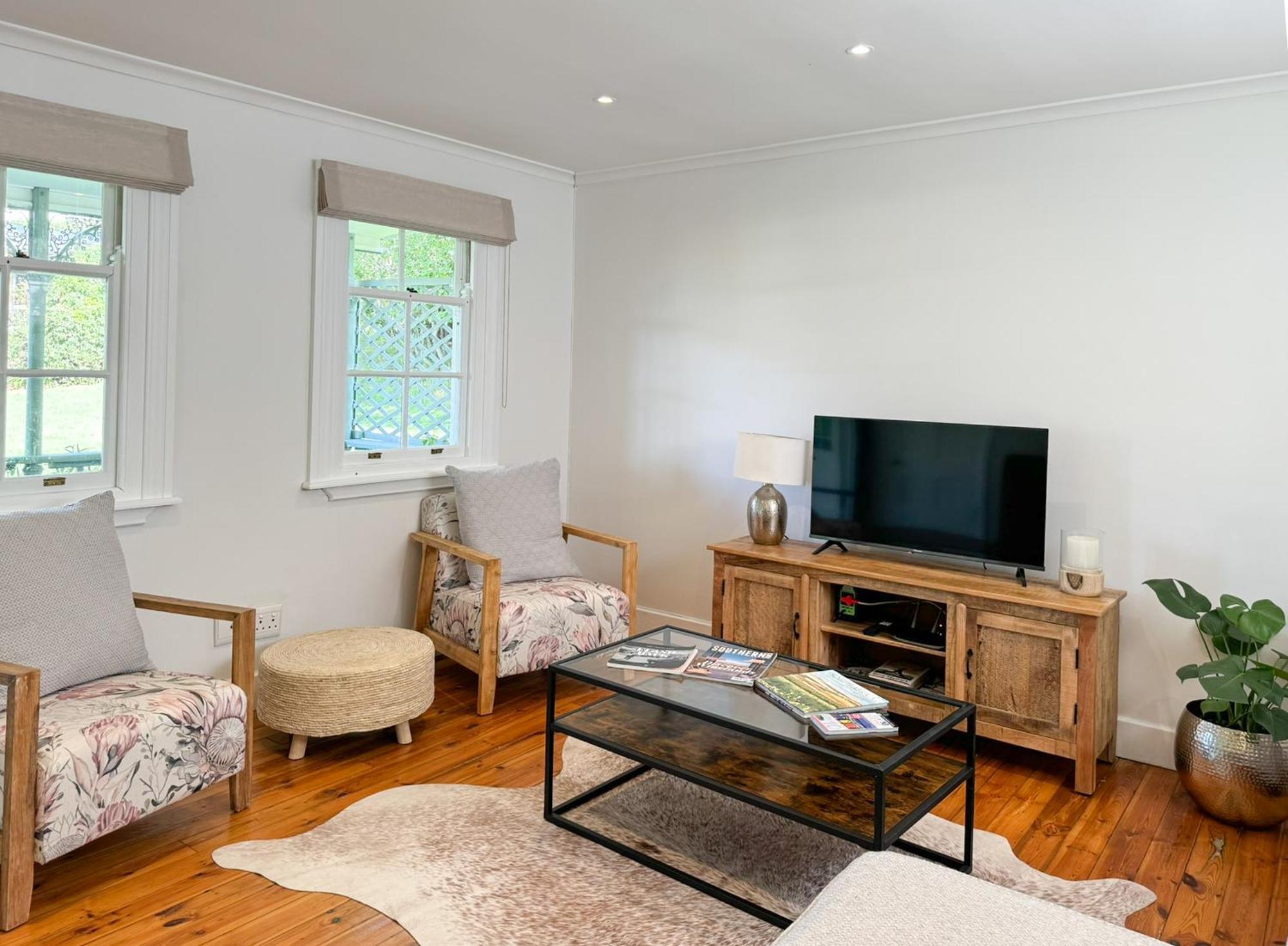 Charming One Bed With Vineyard & Mountain Views Cape Town