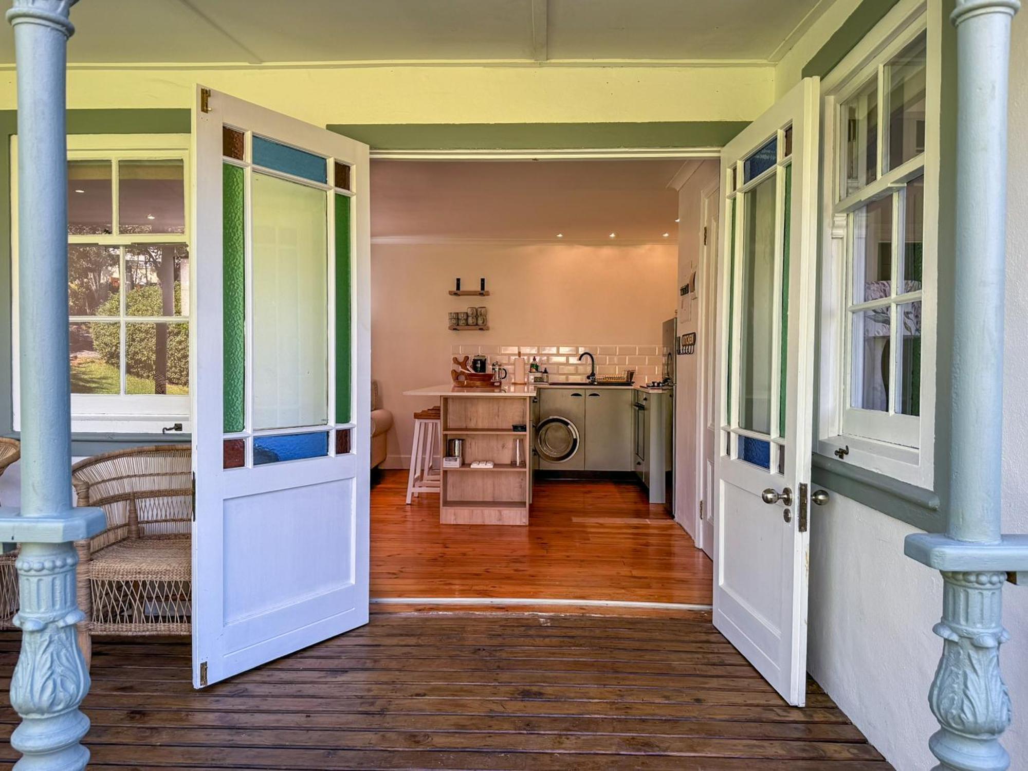 Charming One Bed With Vineyard & Mountain Views *