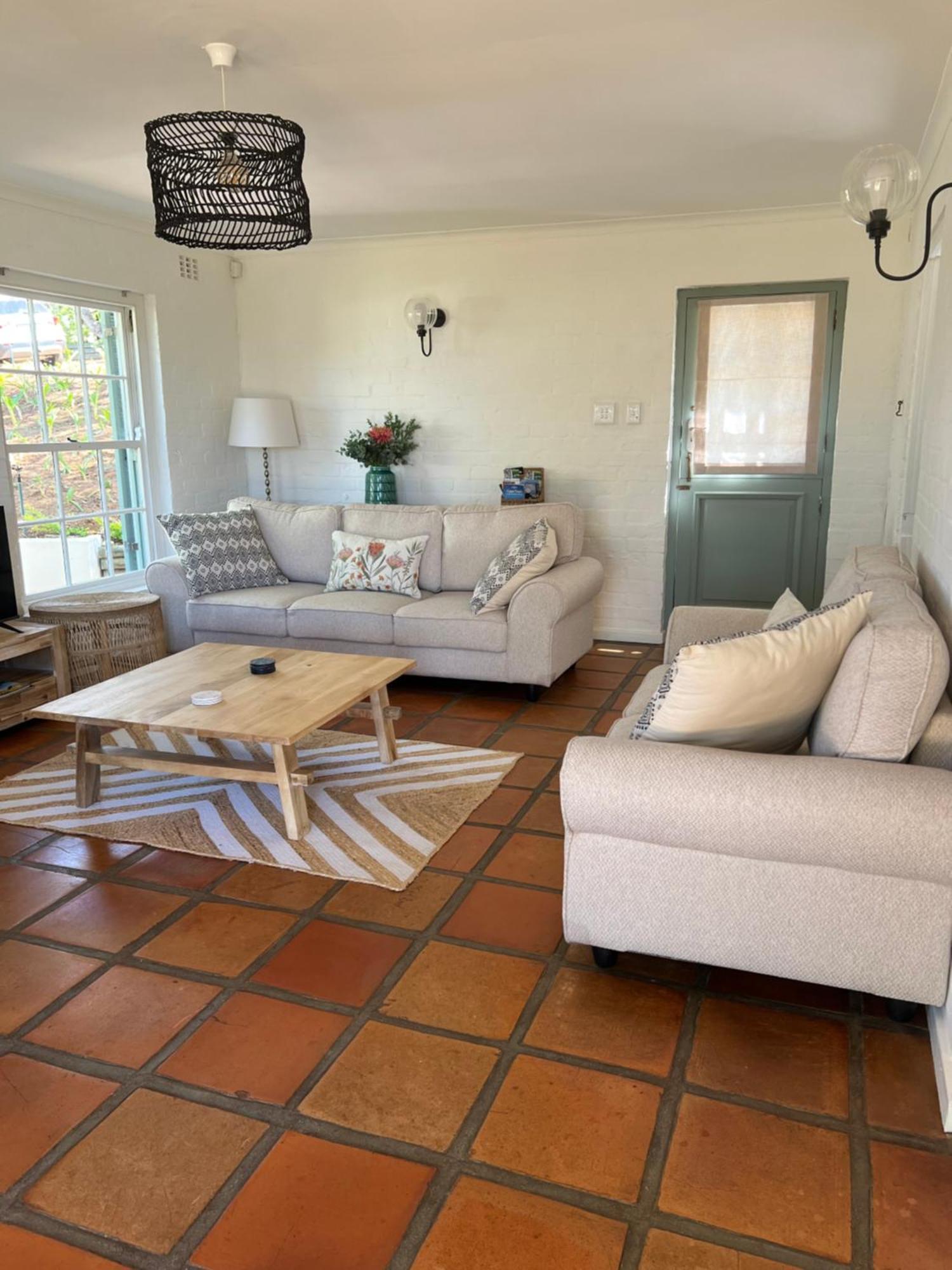 Charming One Bed With Vineyard & Mountain Views Holiday home *