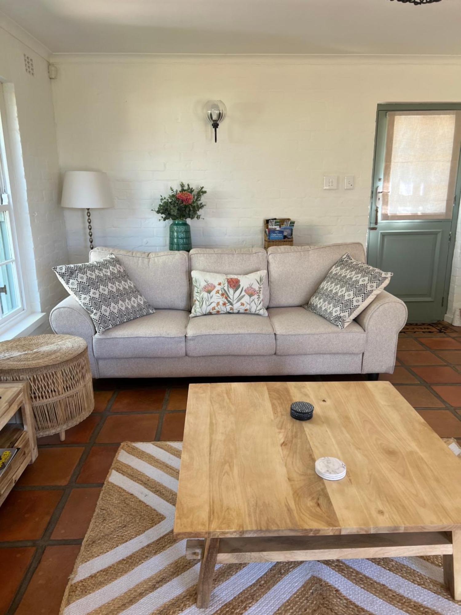 Holiday home Charming One Bed With Vineyard & Mountain Views *