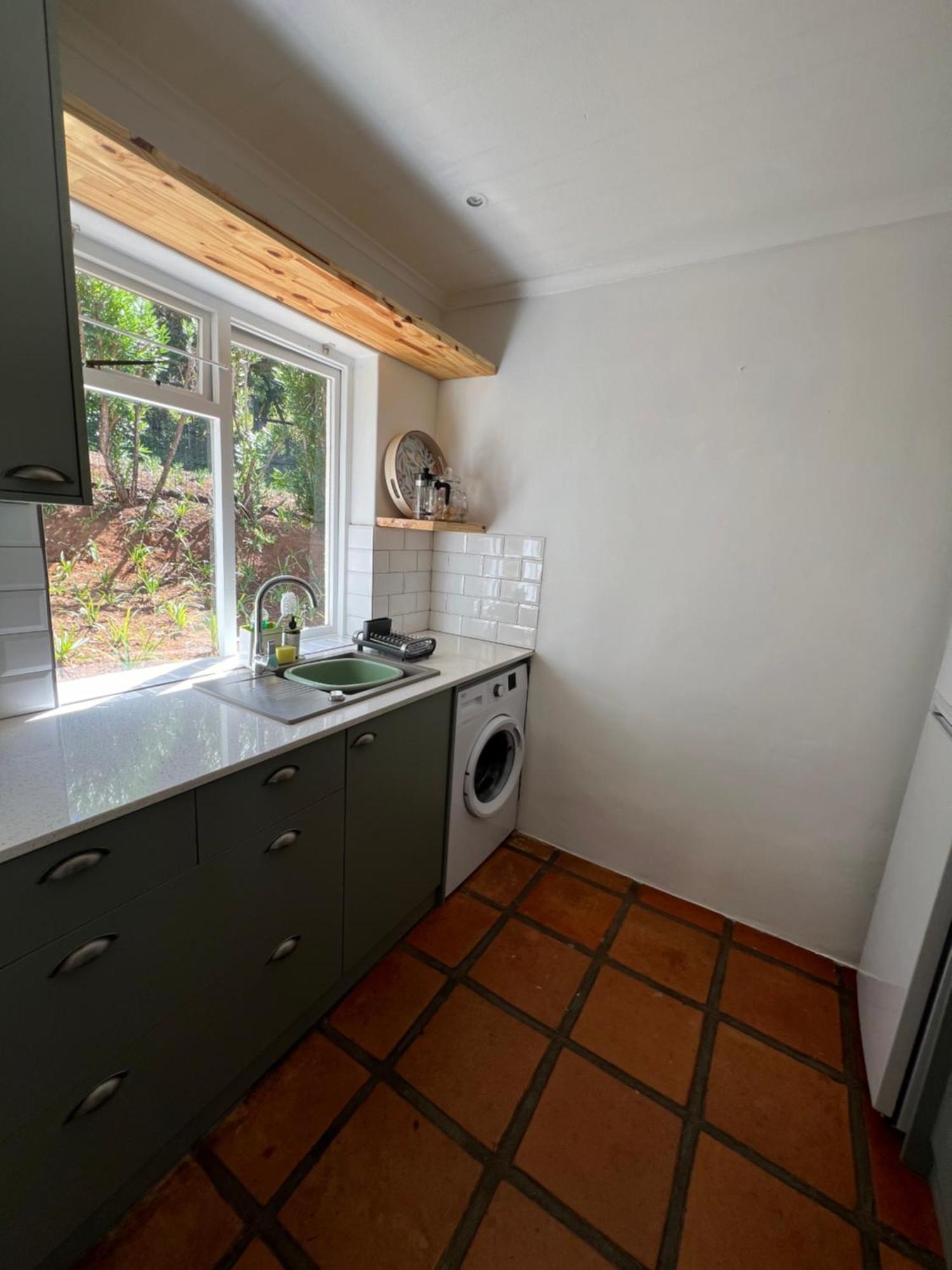 Charming One Bed With Vineyard & Mountain Views Cape Town