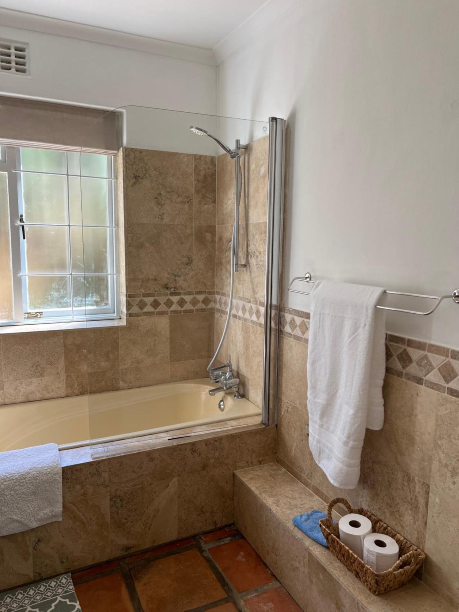 Charming One Bed With Vineyard & Mountain Views * Cape Town