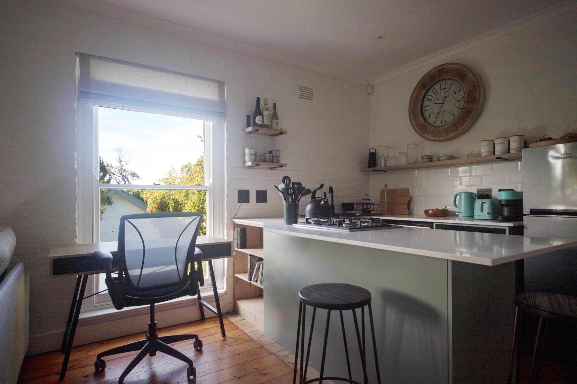 Charming One Bed With Vineyard & Mountain Views Cape Town
