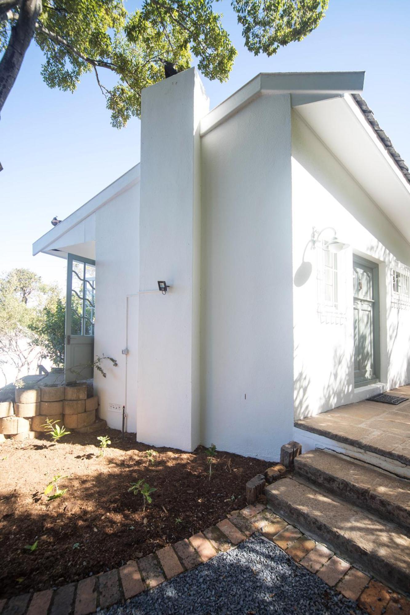 Charming One Bed With Vineyard & Mountain Views