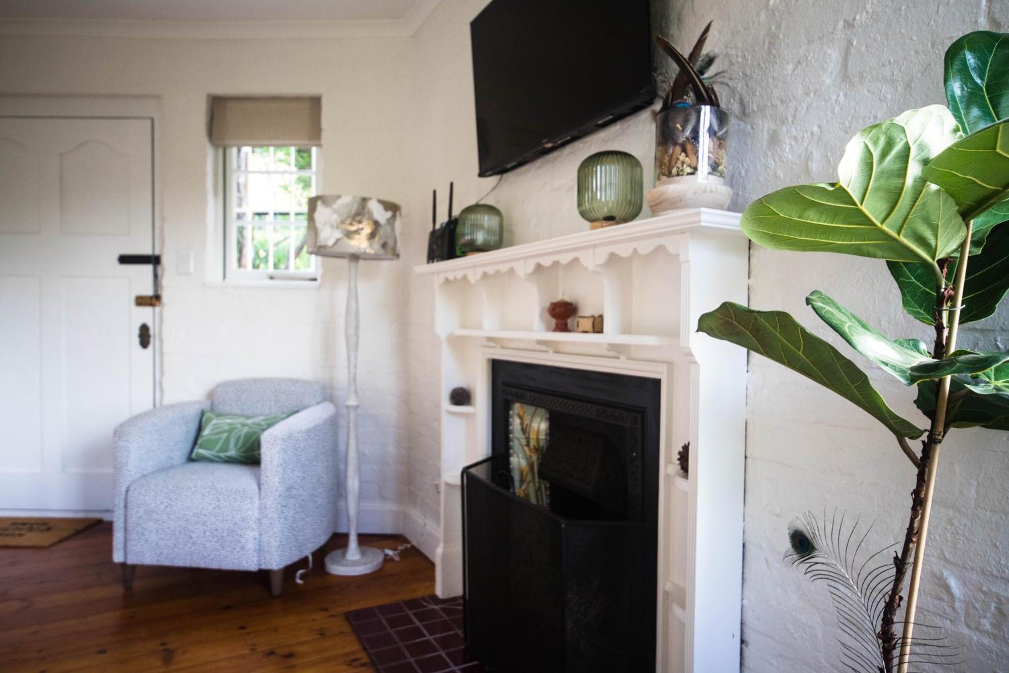 Charming One Bed With Vineyard & Mountain Views Holiday home