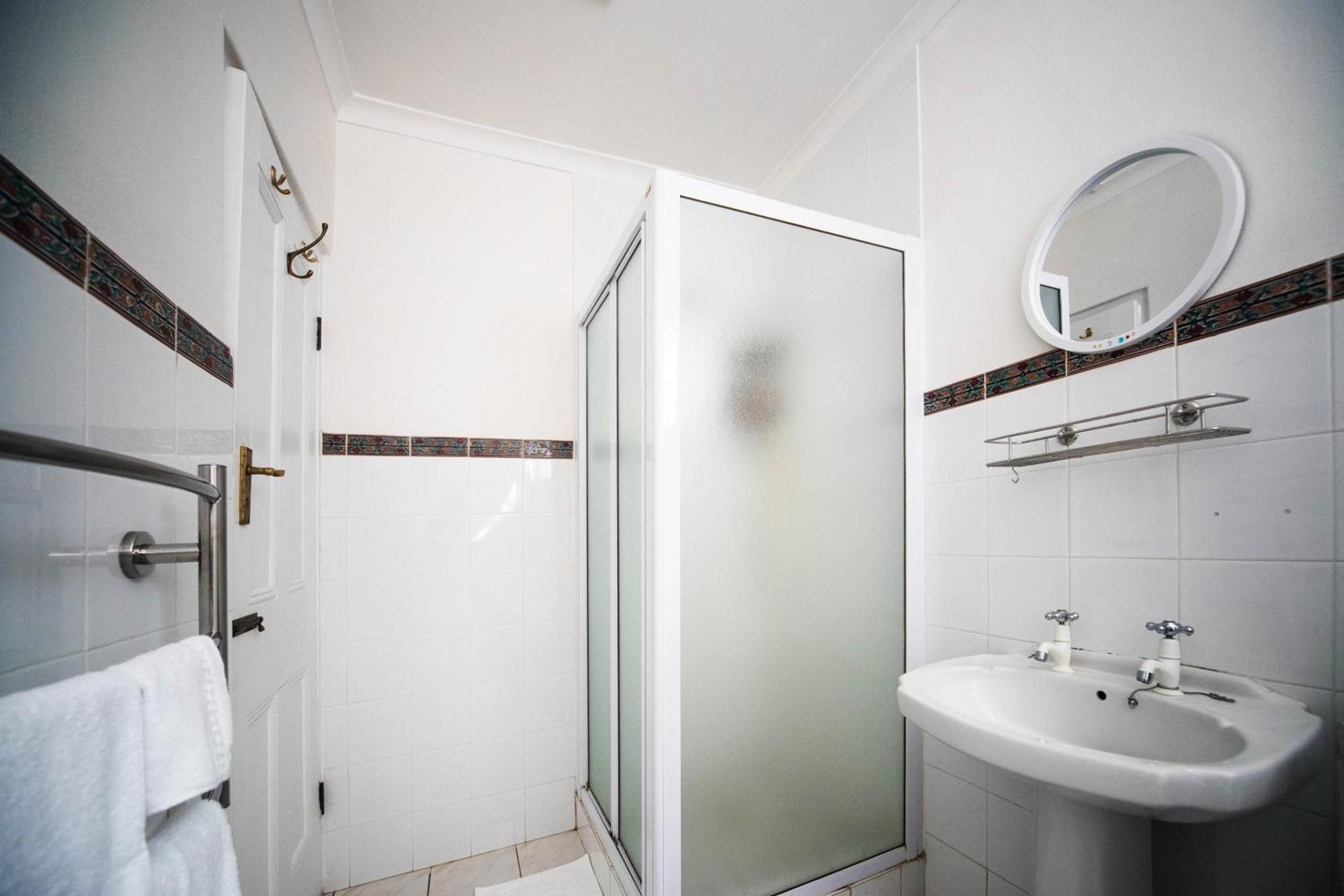 Charming One Bed With Vineyard & Mountain Views * Cape Town