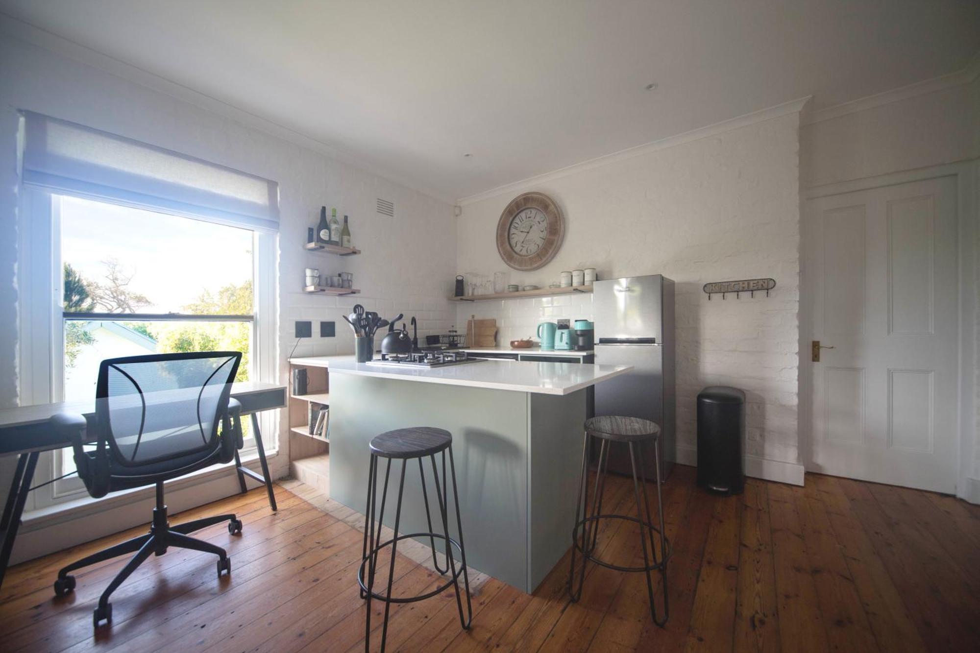 Charming One Bed With Vineyard & Mountain Views Holiday home *