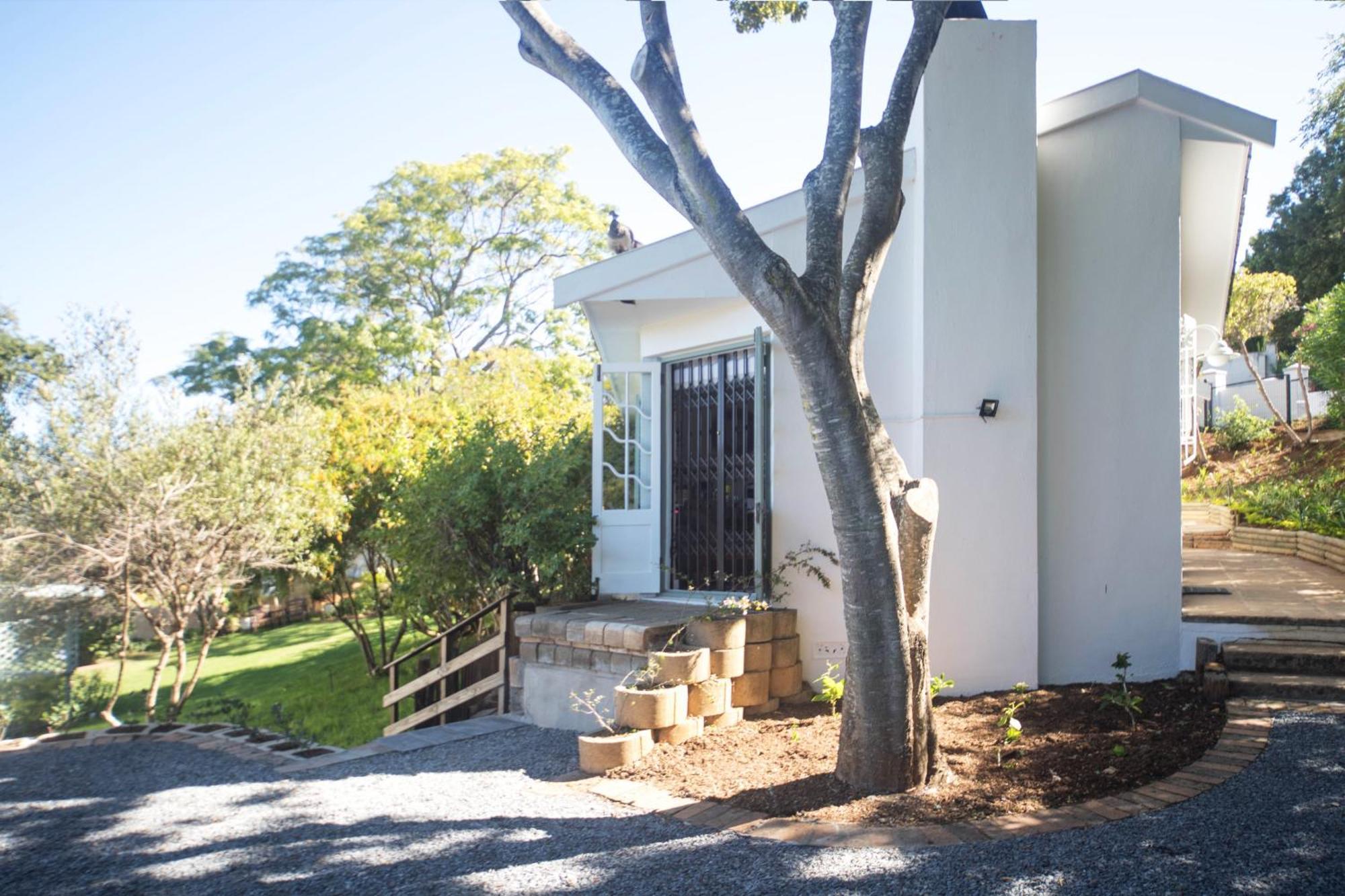 Charming One Bed With Vineyard & Mountain Views
